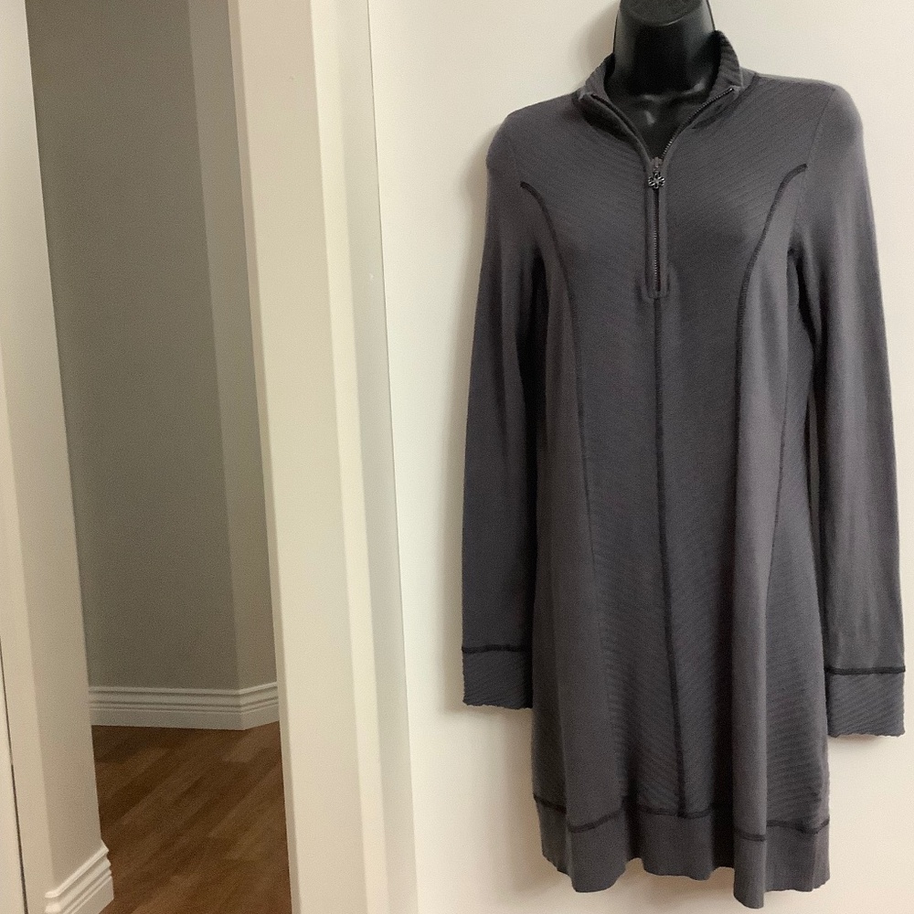 Aventura 8% Wool tunic/mini dress Size Small
